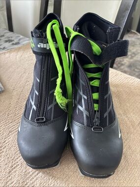 Alpine Men's Black and Neon Green Athletic Shoes
